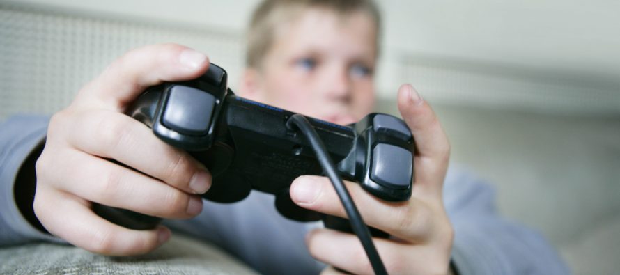 Da li nasilne igrice i loše ocene stvaraju nasilnu decu