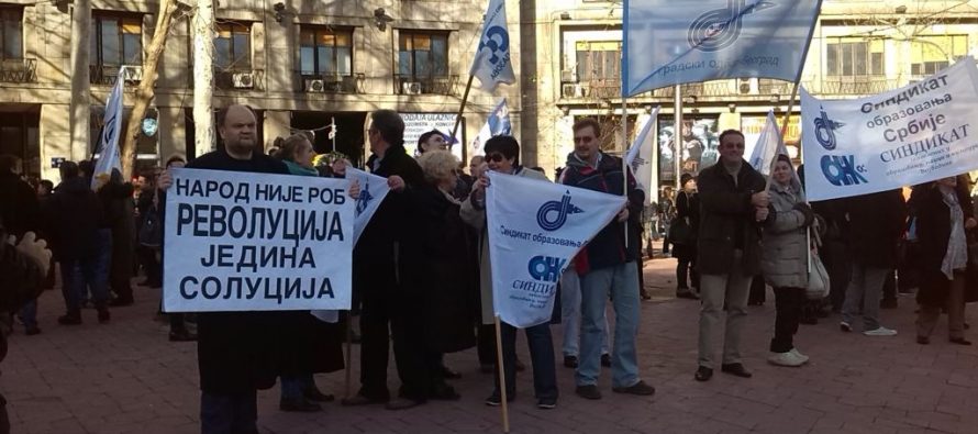 Ispred Vlade Srbije završena protestna šetnja prosvetara