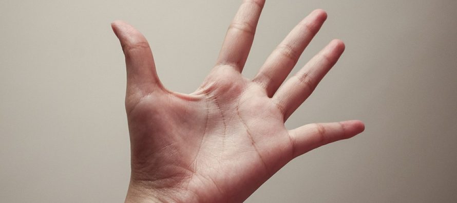 Čudan metod mršavljenja: Jedite nedominantnom rukom