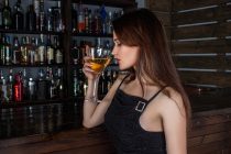 Svakodnevno konzumiranje male količine alkohola sprečava demenciju?
