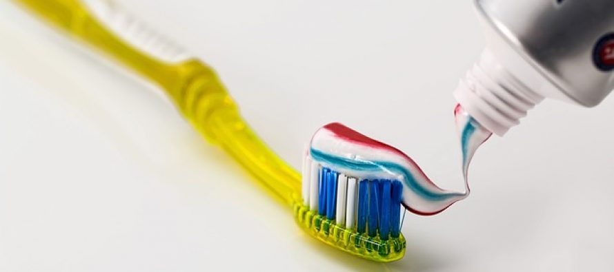 Šta zapravo znače boje u pastama za zube?