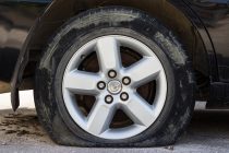 Izduvavanje guma na SUV vozilima kao deo klimatskog aktivizma